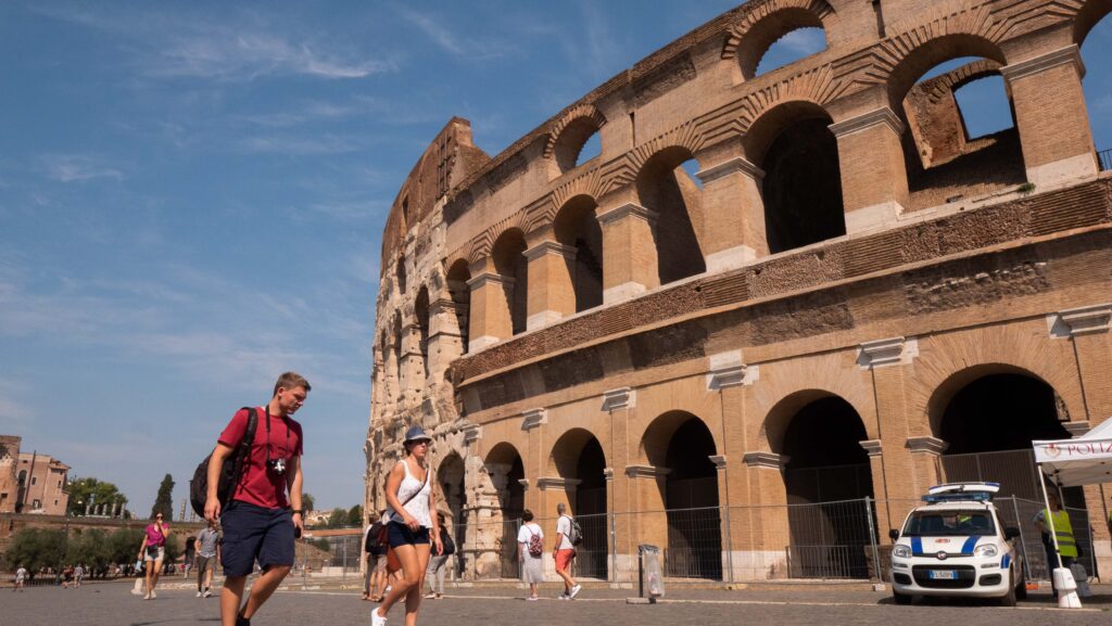 Colosseum-rome-travel-guide