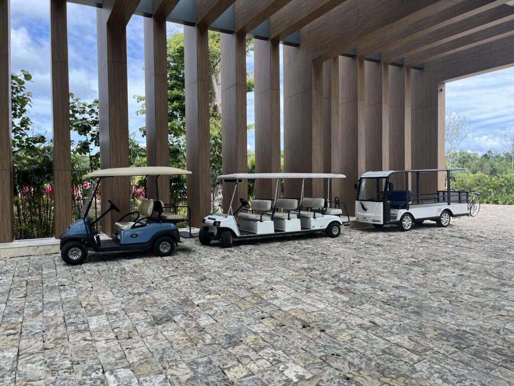 golf-car-conrad-tulum
