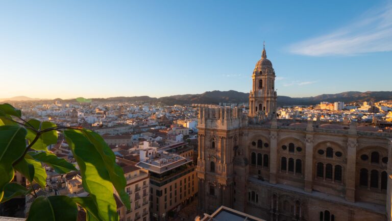 Malaga Travel Guide and Travel Tips - Martijn Around The World