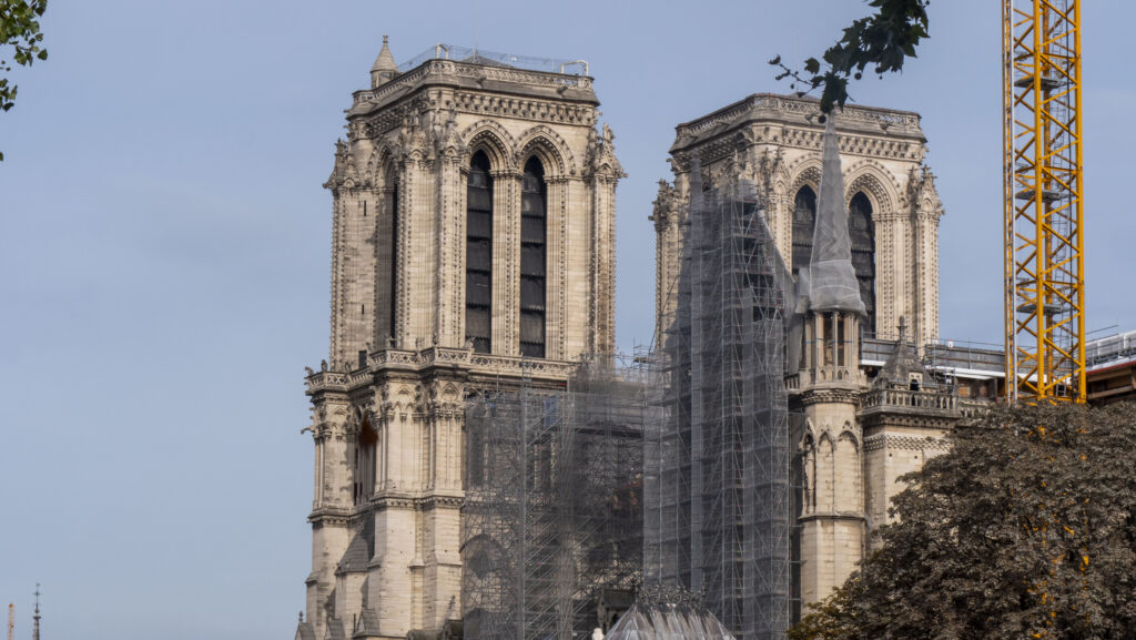 Notre-Dame-paris-travel-guide