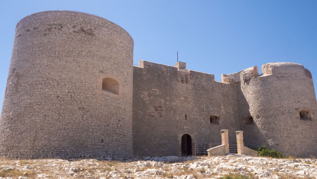 Château d'if-prison-marseille-travel