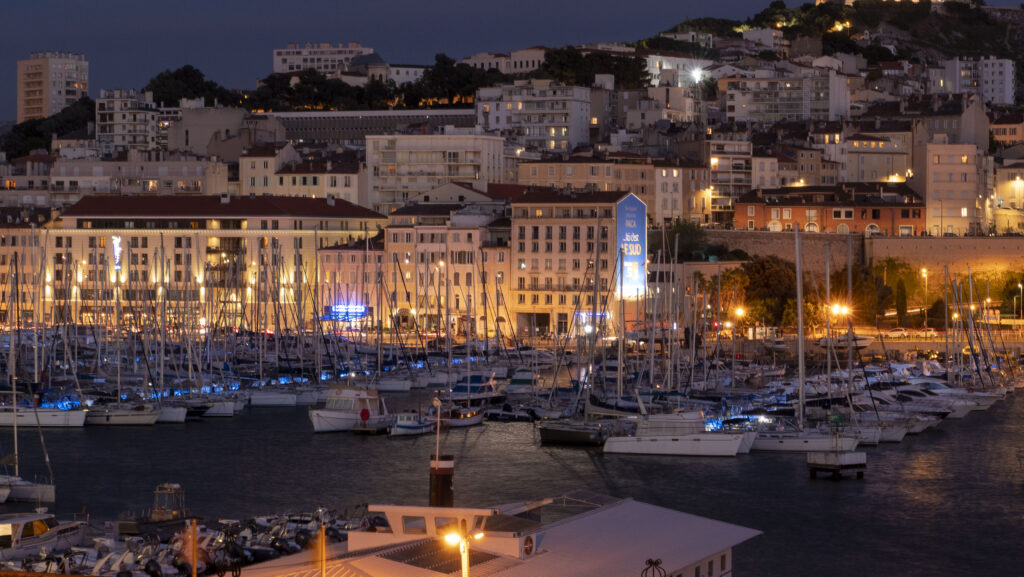 marseille-night-travel