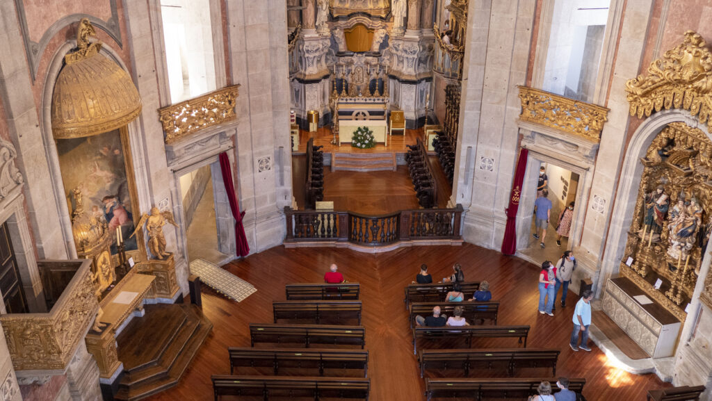 porto-portugal-travel-church