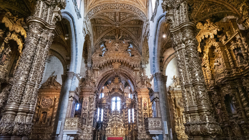 porto-portugal-travel-golden-church